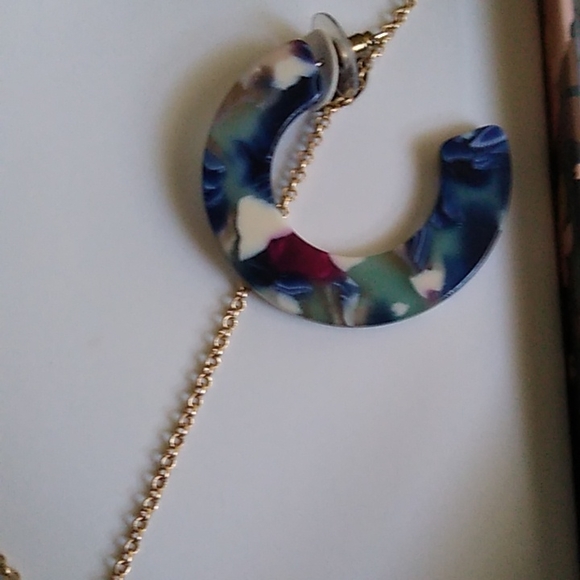 Saachi Necklace & Earring Set - Picture 4 of 5